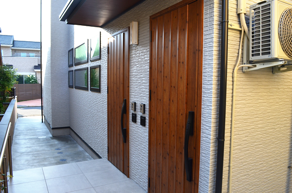 玄関ー岸和田グループホームレゴハウスかつらぎ